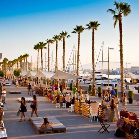 Apartment Holidays2malaga Reyna Manescau Apartments- Zona Huelin & 450 Mts De La Playa Malaga