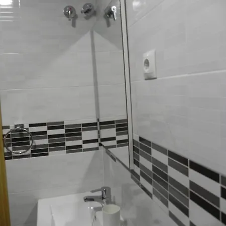 Holidays2malaga Reyna Manescau Apartments- Zona Huelin & 450 Mts De La Playa Malaga