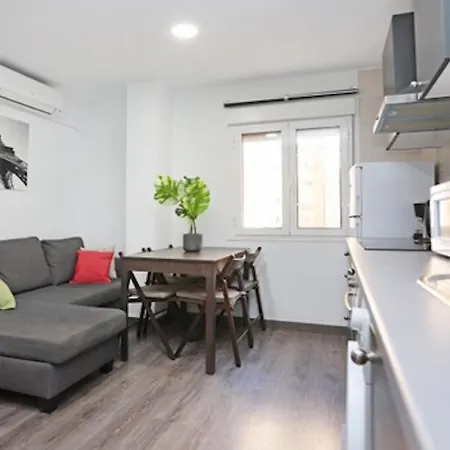 Holidays2malaga Reyna Manescau Apartments- Zona Huelin & 450 Mts De La Playa * Malaga