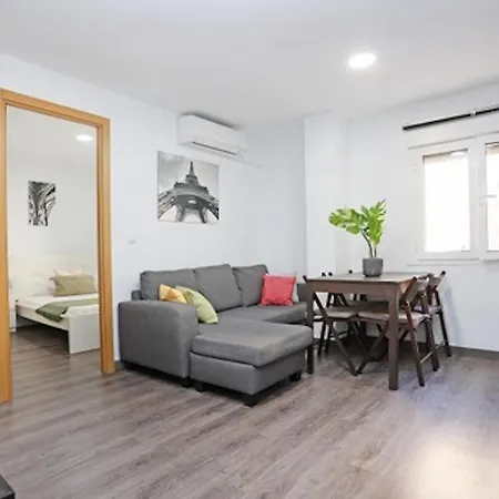 Holidays2malaga Reyna Manescau Apartments- Zona Huelin & 450 Mts De La Playa Malaga